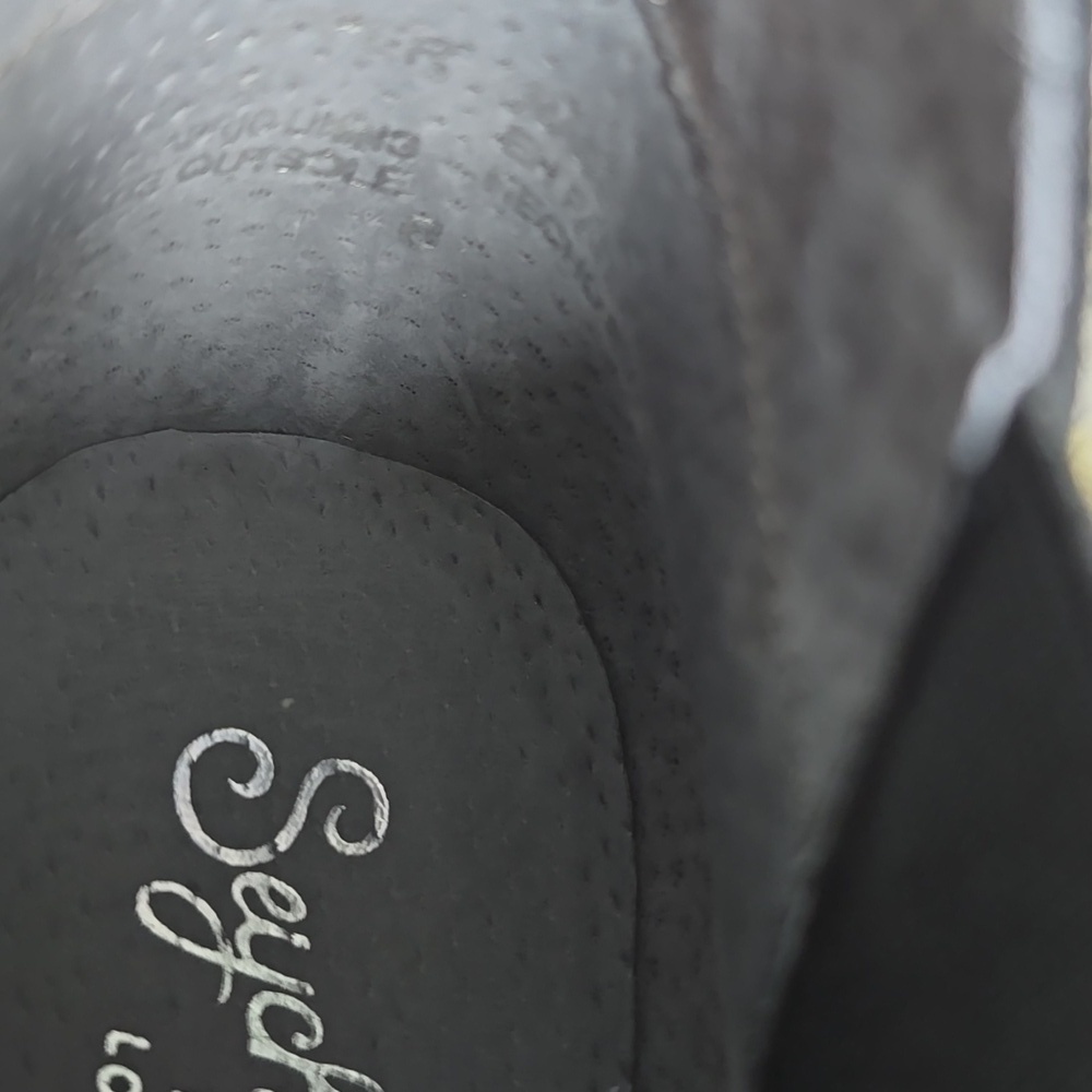 Seychelles Elegant Black Suede Ankle Boots - Picture 7 of 15